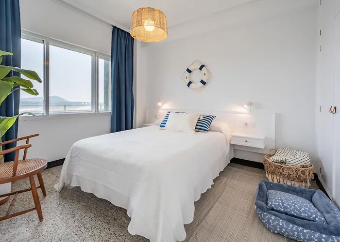 Primera Linea De Playa En アパート Valdoviño